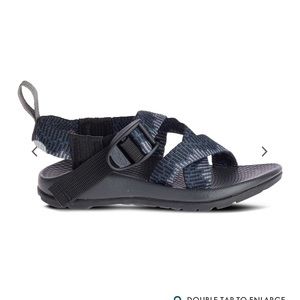 Kids size 4 chacos
